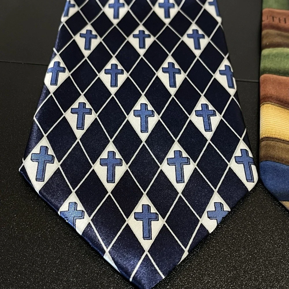 Larson Bible Book Silk Tie 56